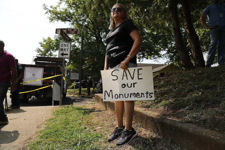 Pro-Confederate rally draws counterprotest in Knoxville, Tenn.