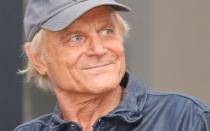 <p>Auch wenn er mittlerweile US-Bürger ist: Terence Hill sieht sich noch immer als deutsch-italienische Mischung. Als Sohn eines Italieners und einer Deutschen kam er in Venedig zur Welt, verbrachte aber als Kind einige Jahre in der Nähe von Dresden. Noch immer spricht er fließend Deutsch. (Bild: Tristar Media/Getty Images)</p> 