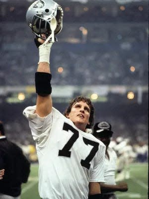 Joe Campbell celebrates the Raiders' win over the Eagles in the 1981 Super Bowl.