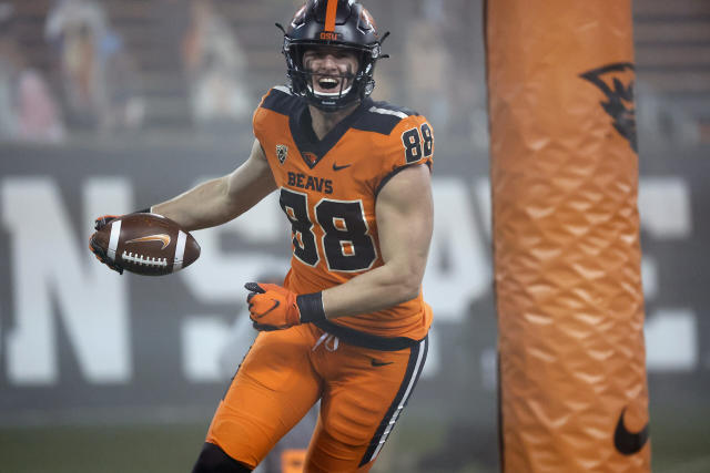 Packers use Browns' second round pick to select Oregon State TE Luke  Musgrave