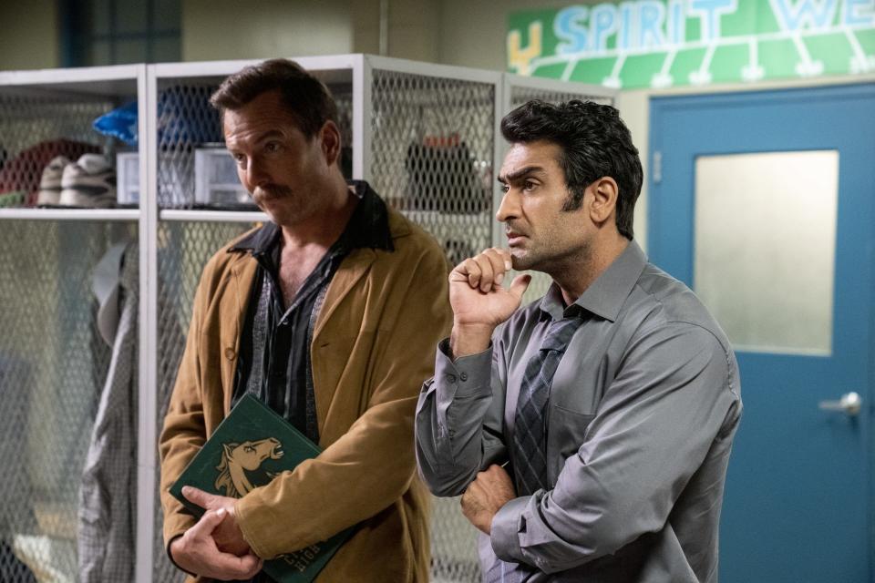 MURDERVILLE_Will Arnett and Kumail Nanjiani solving a crime