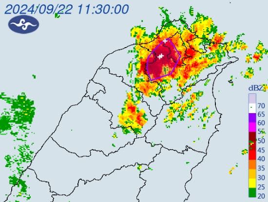 中央氣象署針對「台北市、新北市、桃園市」發布大雷雨即時訊息。（圖／中央氣象署）