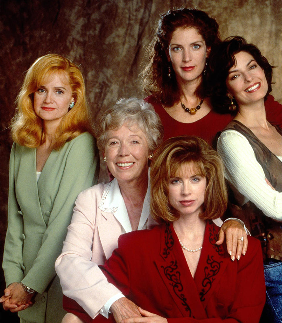 Swoosie Kurtz, Elizabeth Hoffman, Julianne Phillips (front), Patricia Kalember, Sela Ward in SISTERS, 1991-1996.