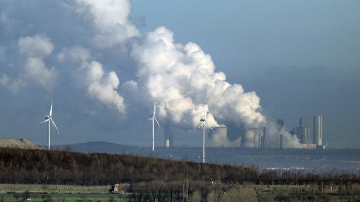 Der von der Bundesregierung vorgelegte Weg zum Kohleausstieg sieht vor, dass RWE bis Ende 2022 schrittweise insgesamt sieben Braunkohleblöcke im Rheinischen Revier stilllegt. Foto: dpa