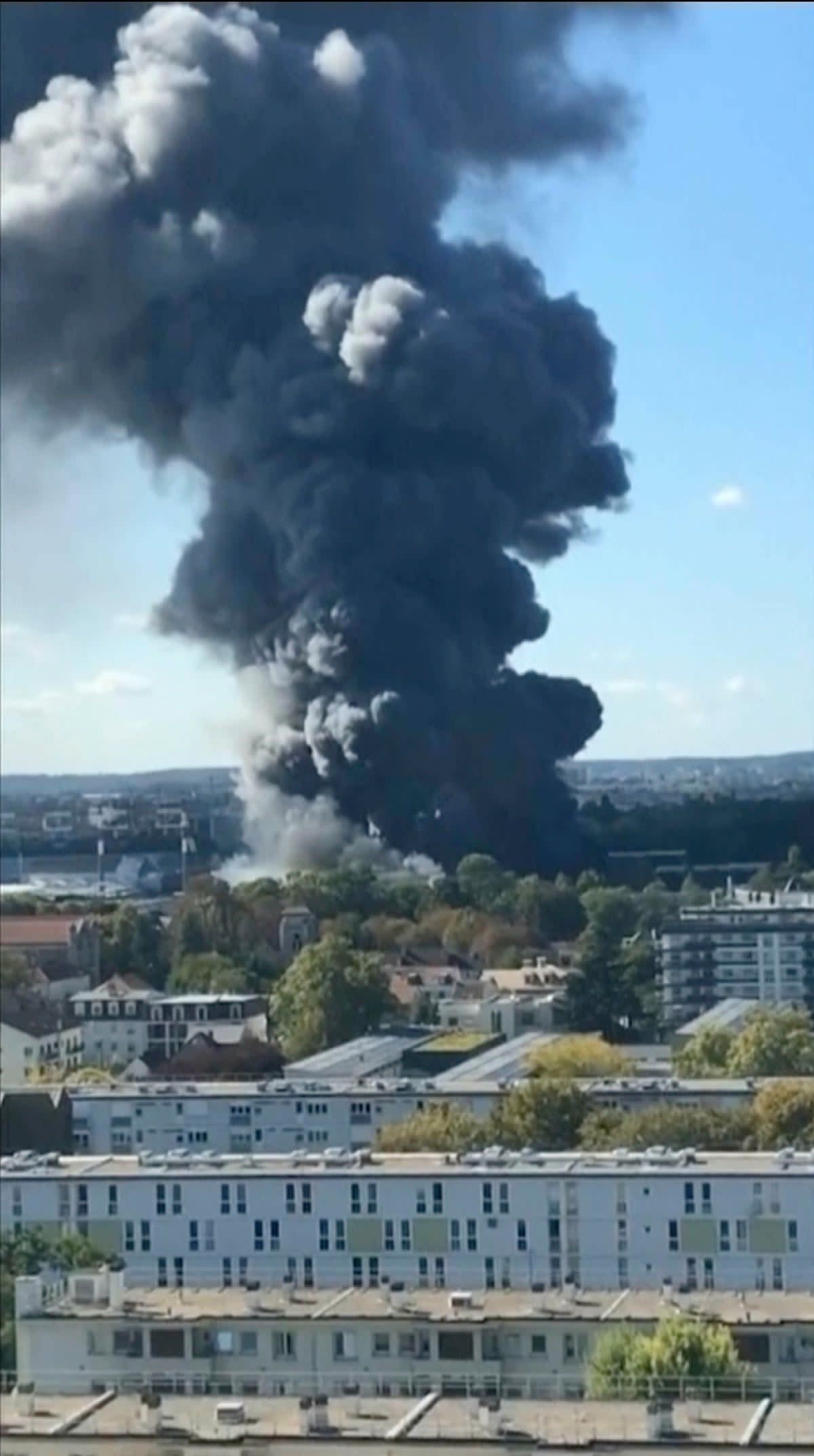 France Paris Market Fire (ASSOCIATED PRESS)