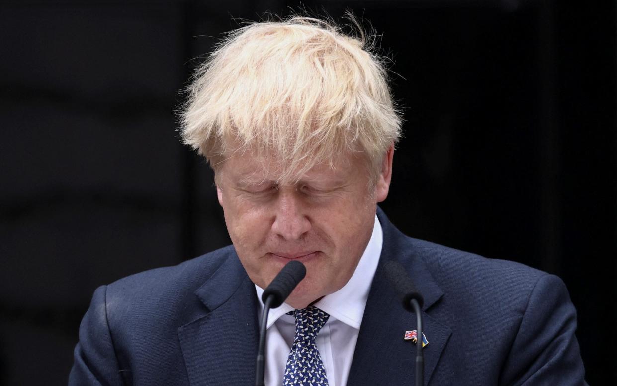 Boris Johnson resigning outside Number 10