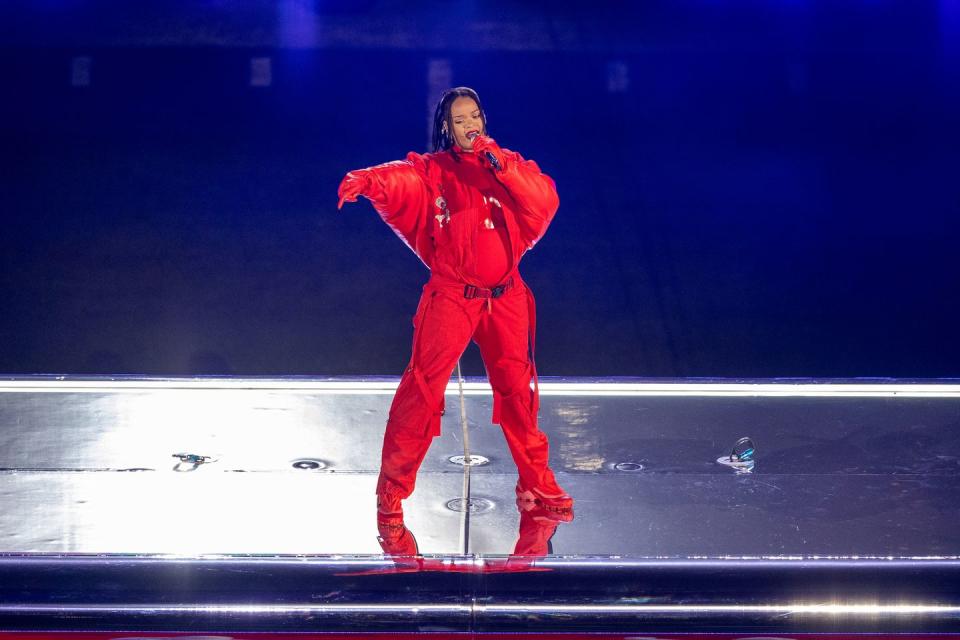 glendale, az february 12 rihanna performs during halftime at super bowl lvii between the philadelphia eagles and the kansas city chiefs on sunday, february 12th, 2023 at state farm stadium in glendale, az photo by adam bowicon sportswire