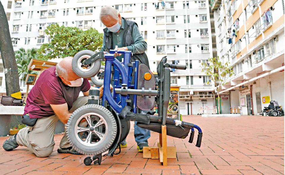 社署：疫下賣旗不達標無損資格  輪椅人士自強協會疫下難募捐