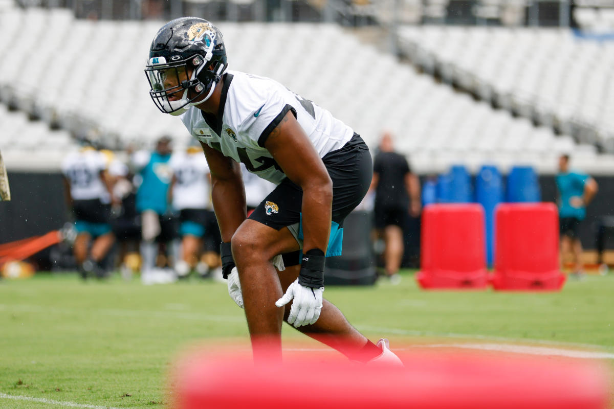 Jacksonville Jaguars linebacker Travon Walker (44) runs to the