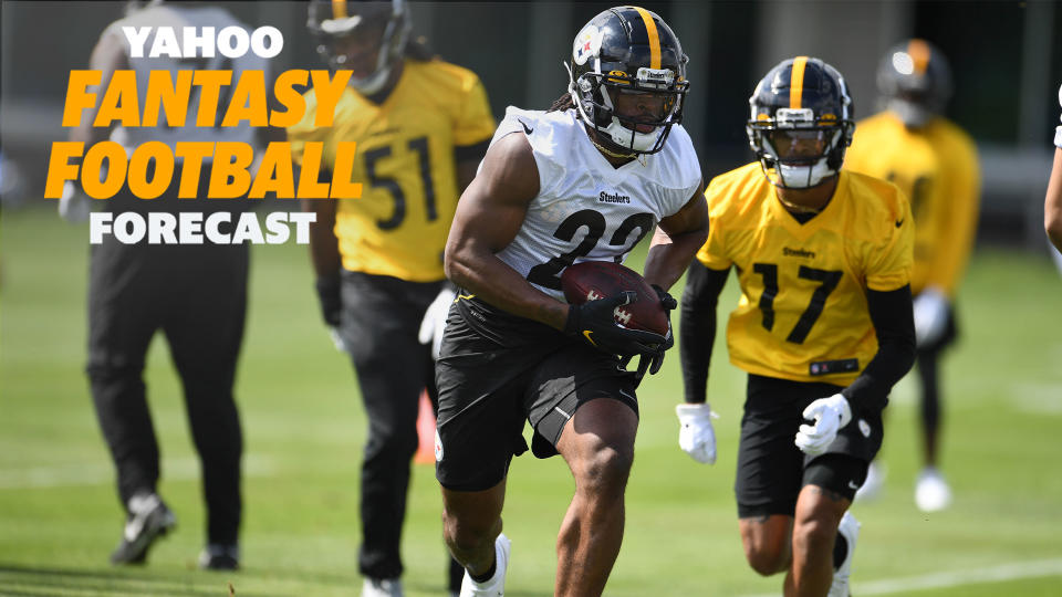 Pittsburgh Steelers RB Najee Harris takes a snap during rookie minicamp. (Photo credit: Karl Roster/Handout Photo via USA TODAY Sports)