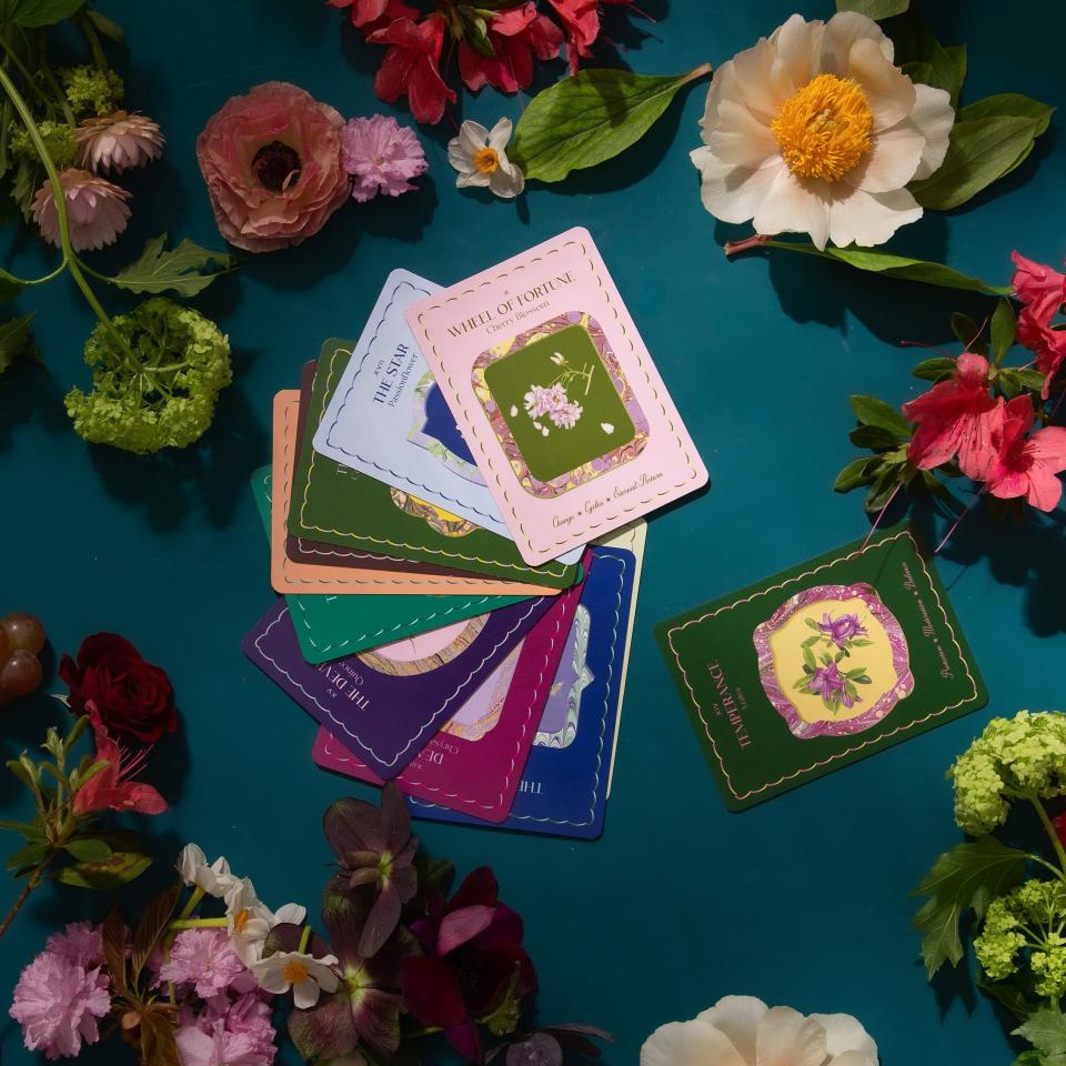The Garden Journey cards feature 22 botanical watercolor illustrations.
