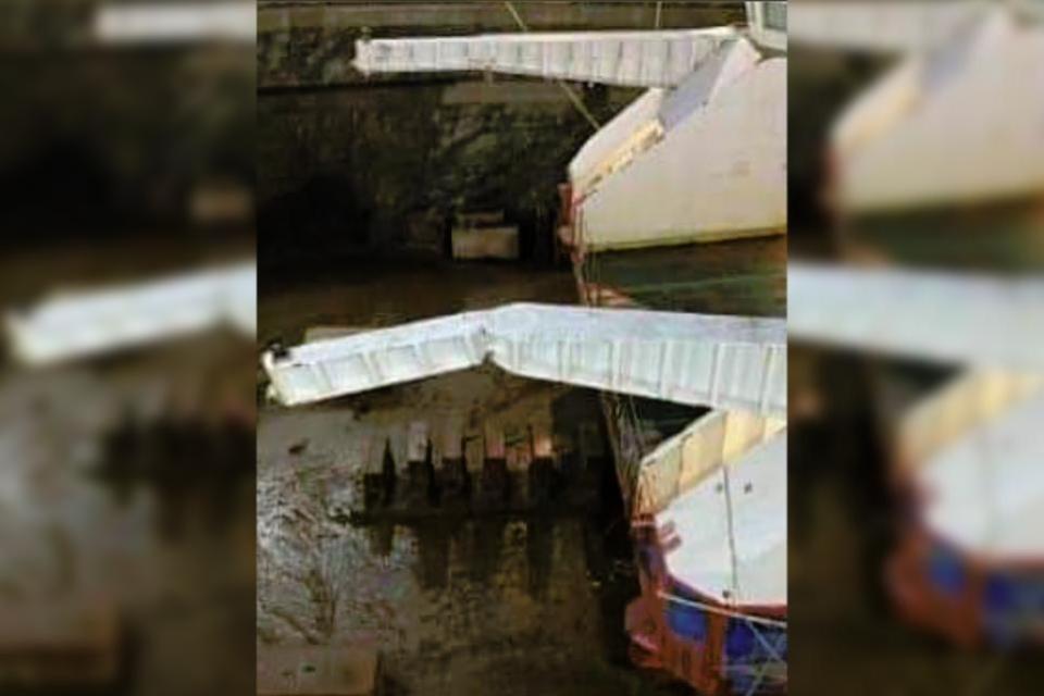 Bournemouth Echo: daños sufridos por el ferry Sandbanks