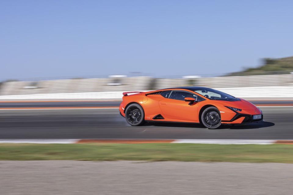 2023 Lamborghini Huracán Tecnica - Photos From Every Angle