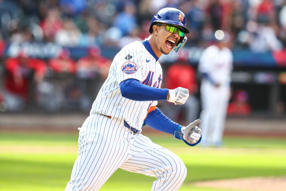 New York Mets third baseman Mark Vientos (27) hits a game winning two run home run in the 11th inning to defeat the St. Louis Cardinals 4-2 on April 28. 2024, at Citi Field.