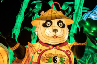 <p>In London wird im Zuge des Magical Lantern Festivals ein beleuchteter Panda gezeigt. Die Festlichkeiten finden vom 19. bis 26. Januar statt, um den Beginn des neuen Jahres nach chinesischer Zeitrechnung zu feiern. (Bild: Chris J Ratcliffe/Getty Images) </p>