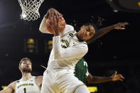 Michigan guard Jett Howard rebounds against Ohio in the first half of an NCAA college basketball game, Sunday, Nov. 20, 2022, in Ann Arbor, Mich. (AP Photo/Jose Juarez)