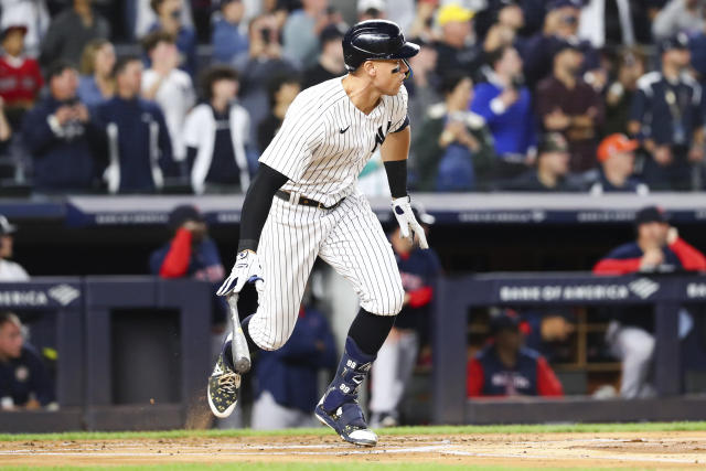 Red Sox wait out rain, beat Yanks