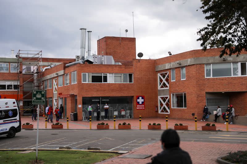 Fachada de la Clínica de la Universidad de La Sabana en donde es atendido después del accidente que sufrió el ciclista Egan Bernal, en Chía