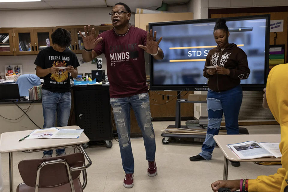 Eric Love, who provides abstinence-based sex education through the nonprofit Excellent TEEN Choice, speaks about STDs to students at Tenaha High School on Nov. 11, 2022. The nonprofit is funded by the state’s Abstinence Education Program. (Shelby Tauber / The Texas Tribune)