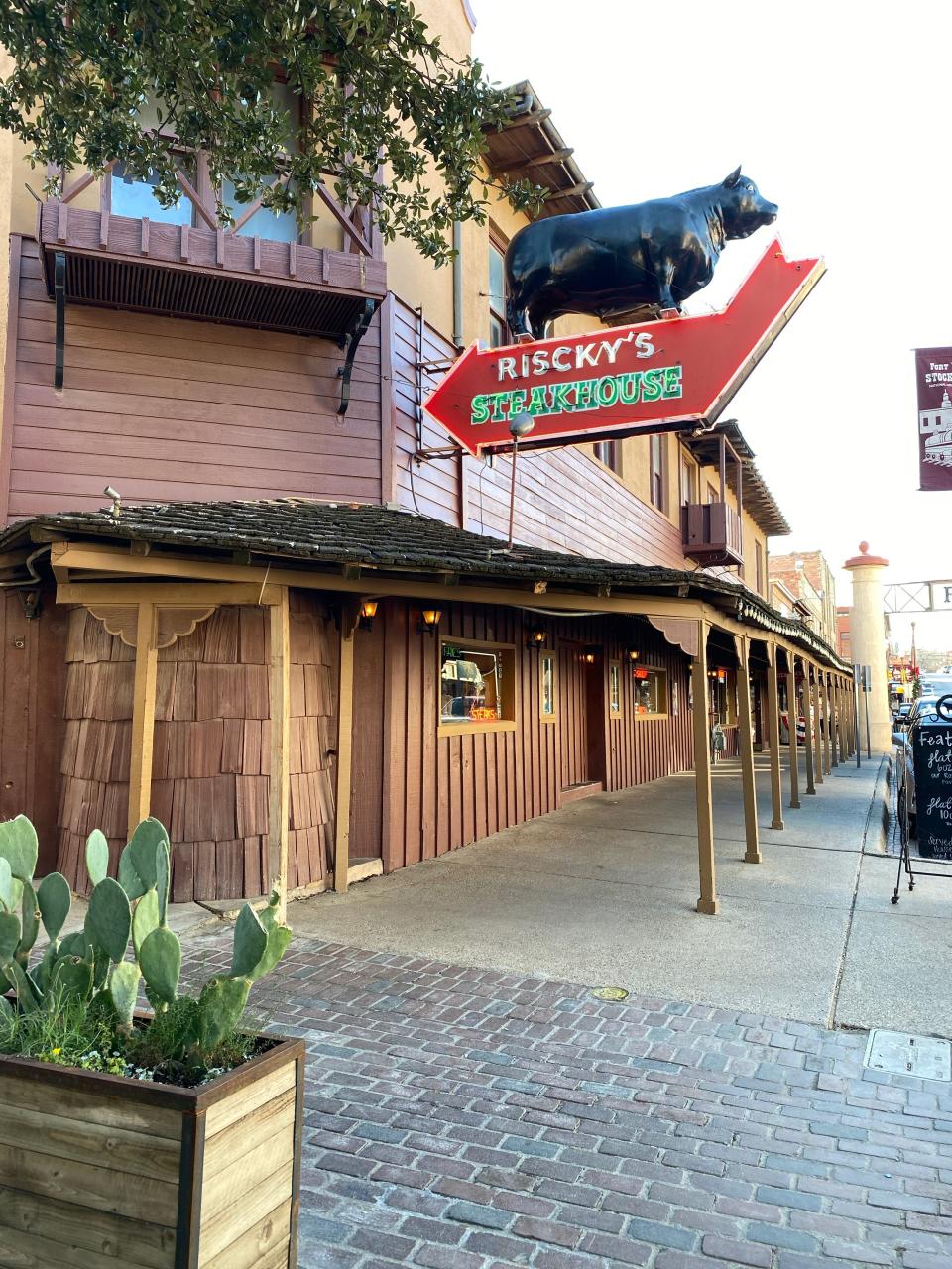 The front of a steakhouse restaurant in Texas.