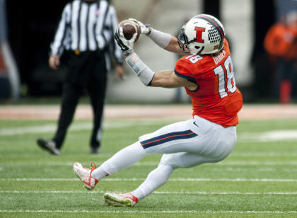 Illinois wide receiver Mike Dudek (18) makes a catch during the second quarter of an NCAA football game against Penn State Saturday, Nov. 22, 2014, at Memorial Stadium in Champaign, Ill. (AP Photo/Bradley Leeb)