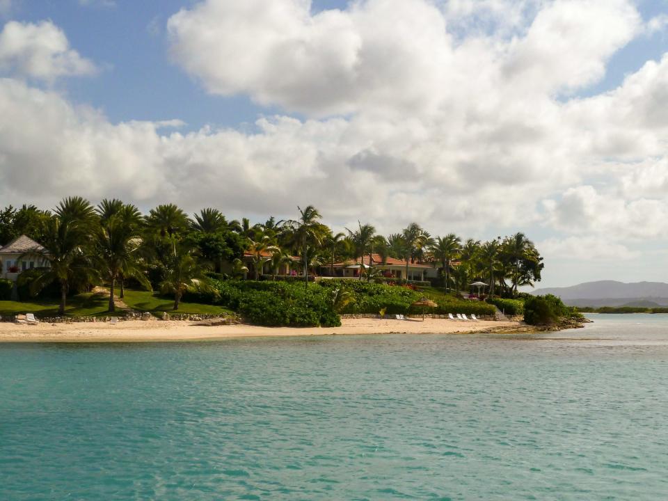 Jumby Bay, ein Resort auf Antigua, in dem Oprah Winfrey und Richard Branson angeblich Häuser besitzen. - Copyright: Scott Phares/Getty Images