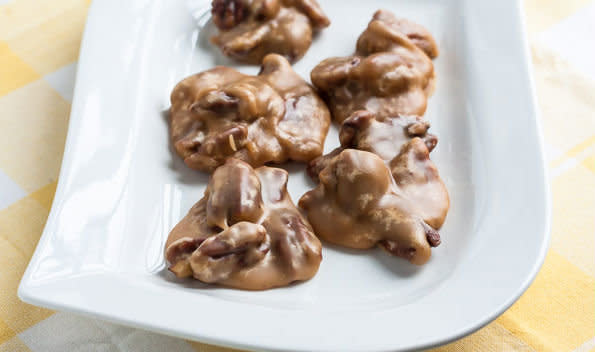 <strong>Get the <a href="http://andreasrecipes.com/bourbon-praline-pecans-where-women-cook-giveaway/" target="_blank">Bourbon Praline Pecans recipe</a> from Andrea Meyes</strong>