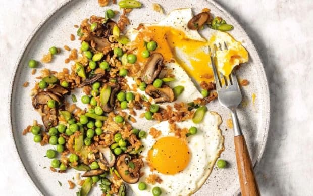 <p><a href="https://parade.com/1309853/alison-ashton/michael-symons-easy-eggs-and-crispy-rice-with-vegetables-recipe/" rel="nofollow noopener" target="_blank" data-ylk="slk:Michael Symon;elm:context_link;itc:0;sec:content-canvas" class="link ">Michael Symon</a></p>