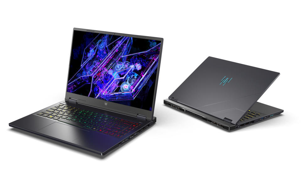 Imagen de marketing de producto para la computadora portátil para juegos Acer Predator Helios Neo 14.  Una versión abierta se encuentra a la izquierda, con una vista parcialmente cerrada desde atrás a la derecha.  Fondo azul grisáceo.