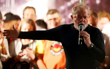 FILE PHOTO: Former Brazilian President Luiz Inacio Lula da Silva speaks during a rally in Curitiba, Brazil, March 28, 2018. REUTERS/Rodolfo Buhrer