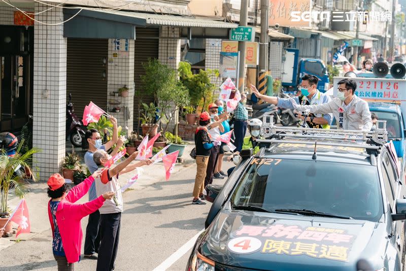 陳其邁強調，推動市政不分藍綠，只要人民有需要就做。（圖／陳其邁競選團隊提供）