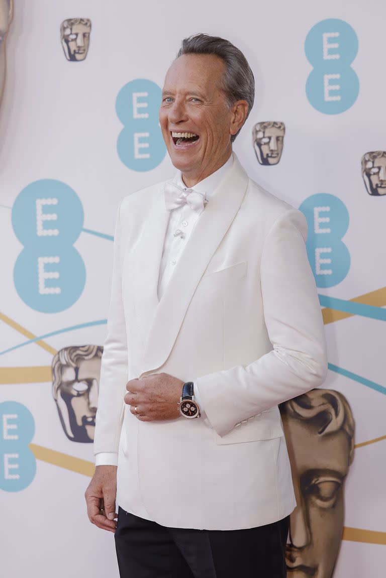 Richard E. Grant, feliz en la alfombra roja