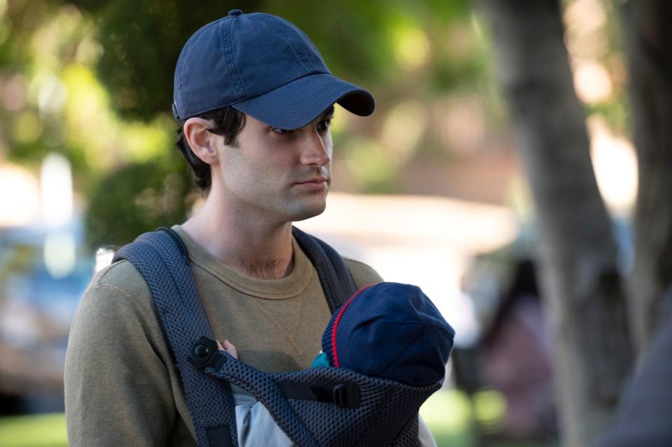 Der penetrante Stalker Joe (Penn Badgley) muss sich in seiner neuen Rolle als liebender Familienvater erst zurechtfinden. (Bild: Netflix / John P. Fleenor)