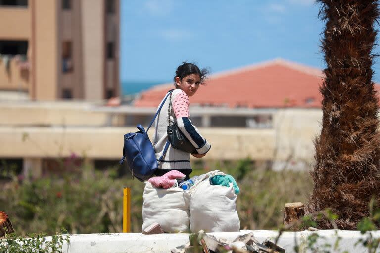 Desplazados palestinos tras la nueva orden de evacuación