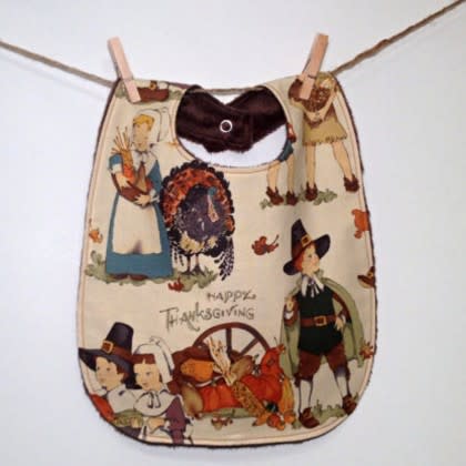 Vintage-Style Thanksgiving Bib