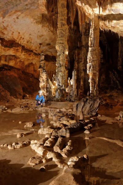 Speleothems in the Saint-Marcel cave. Photo: Delannoy et al