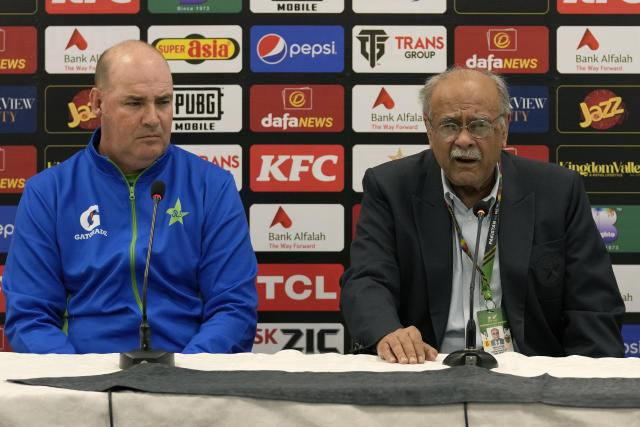 Pakistan appoint former head coach Mickey Arthur as team director