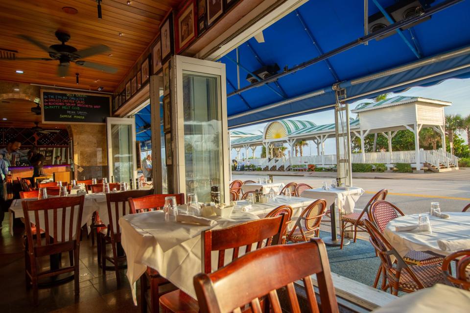 Cafe Luna Rosa in Delray Beach offers some views of the Atlantic Ocean.