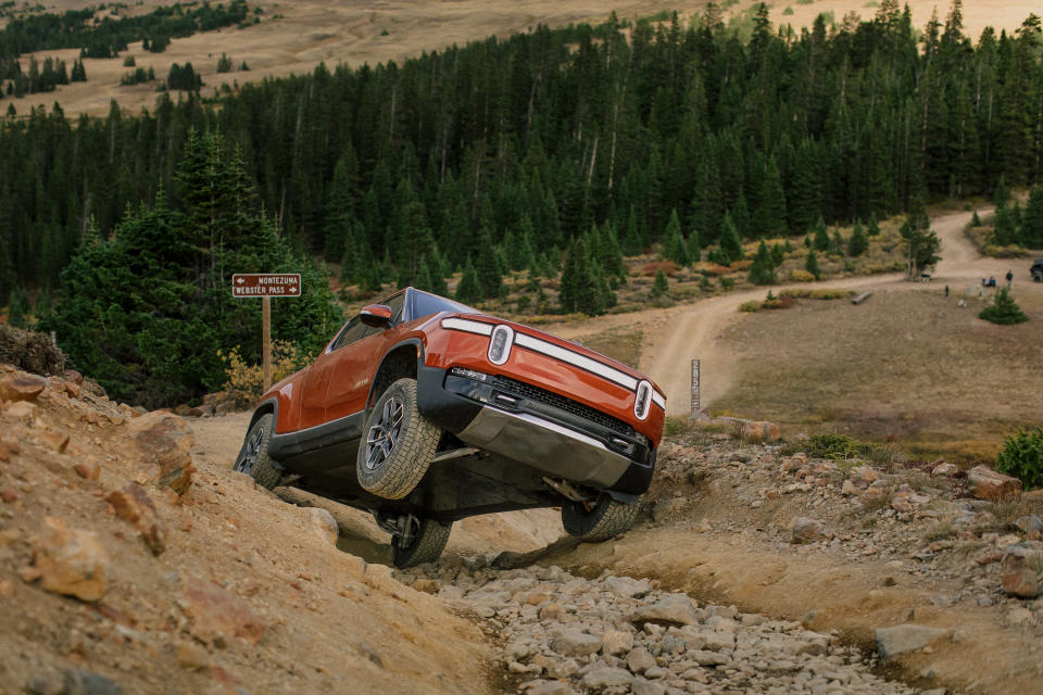 Rivian R1T wheel articulation