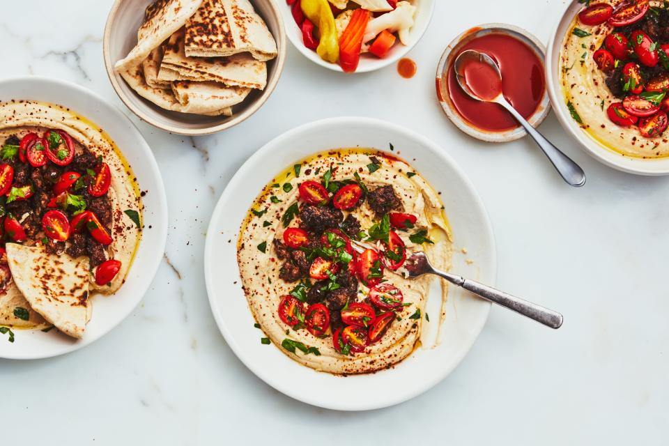 Hummus Dinner Bowls with Spiced Ground Beef and Tomatoes