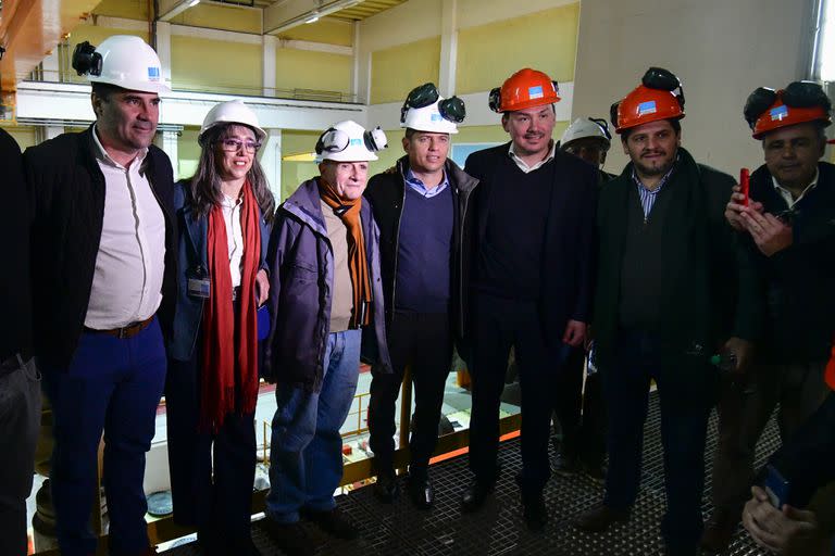 Axel Kicillof y Federico Basualdo, durante la recorrida por el Complejo Nuclear Atucha