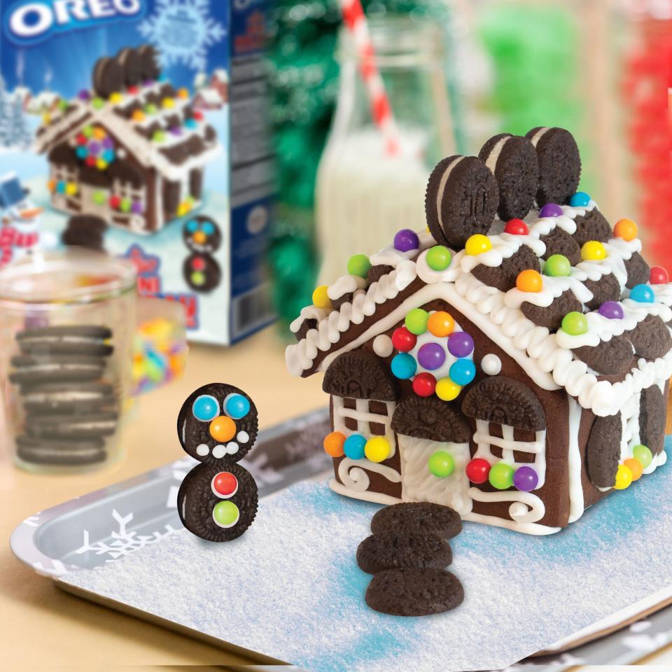 Oreo Mini Holiday Chocolate Cookie House