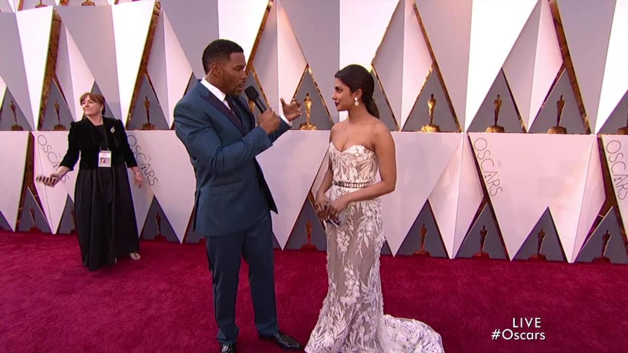 'The Oscars': Presenter Priyanka Chopra on the Red Carpet Oscars 2016