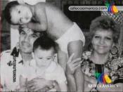 El cantante se convirtió en padre junto a Laura Salas, la madre de sus retoños, a quien describió como su gran amiga hasta el último momento de su vida. 