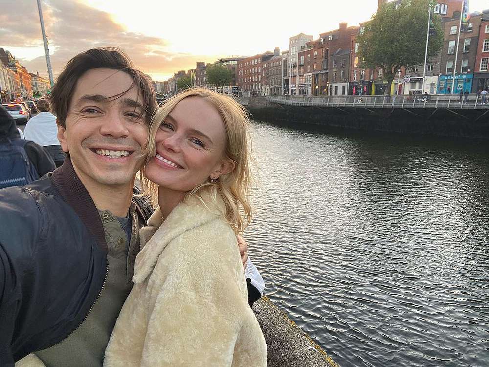 Kate Bosworth is all smiles with boyfriend Justin Long in sweet photo