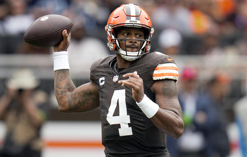 Cleveland Browns quarterback Deshaun Watson's shoulder injury might keep him out another week. (AP Photo/Sue Ogrocki, File)