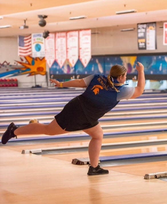 Natalie Yale of the Maine-Endwell girls bowling team.