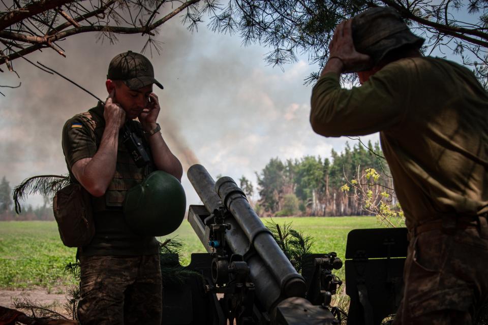 Ukraine’s 57th Motorized Brigade fires at a Russian position in Kharkiv (Getty Images)