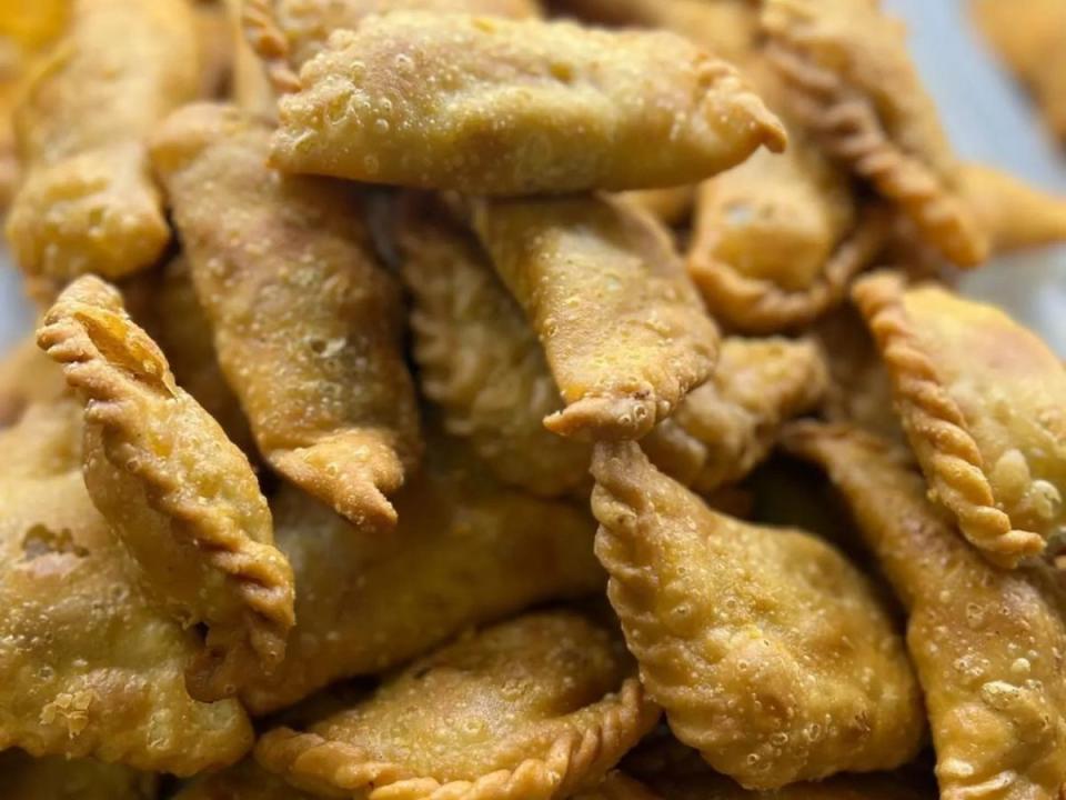 Bedok Food Centre - Yang's Epok-Epok