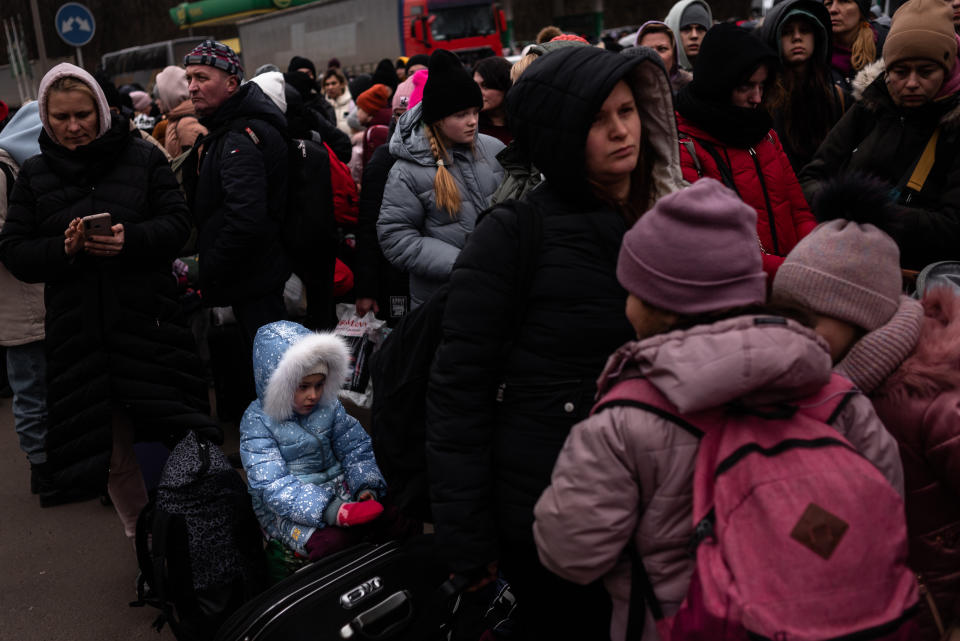 Thousands of ukranians wait hours by car or on foot in lines to cross the Ukraine-Poland border in Shehyni, this saturday (5th), On the other side, in Przemysl, they get aid, receiving shelter, food and help to get to other places of Europe. As March 7th, more than 1,5 million refugees left Ukraine since the beggining of the Russian invasion, in Feb. 24th, fleeing from cities under attack in the center, south and east of the country such as Kharkiv or the capital Kyiv (Photo by Gustavo Basso/NurPhoto via Getty Images)